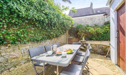 4 Bed in Tenby 2