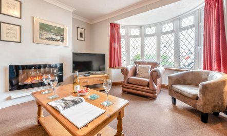 4 Bed in Tenby 0