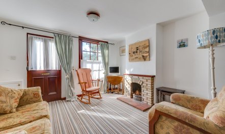 2 Bed in Woodbridge 2