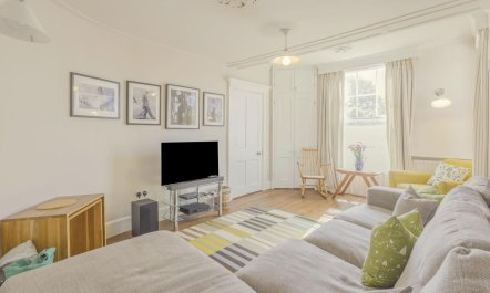 3 Bed in Woodbridge 7