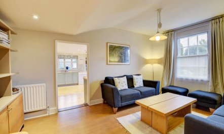 3 Bed in Woodbridge 5