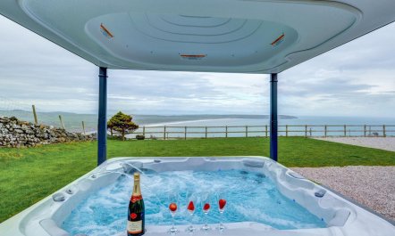 6 Bed in Aberdaron 1