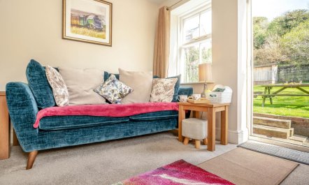 2 Bed in Whitby 1