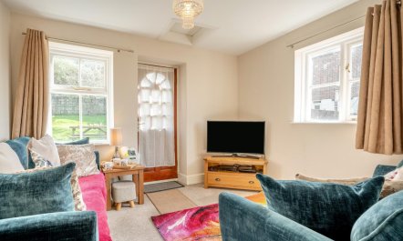 2 Bed in Whitby 8