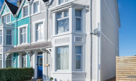 4 Bed in Pwllheli