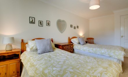 2 Bed in Clifton Court 5