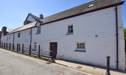 2 Bed in Machynlleth 3