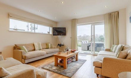 4 Bed in St Columb 2