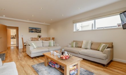 4 Bed in St Columb 6