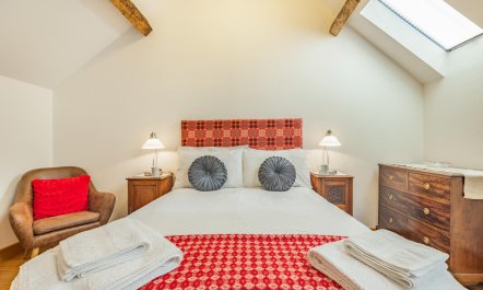 2 Bed in Bala 3