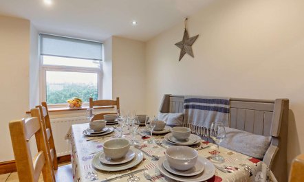 4 Bed in Caernarfon 8