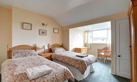 2 Bed in Penmaenmawr 7