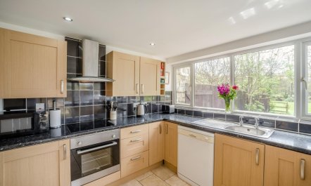 2 Bed in Cardiff 9