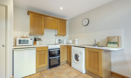 1 Bed in Snape 7