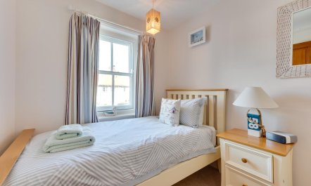 4 Bed in Southwold 8