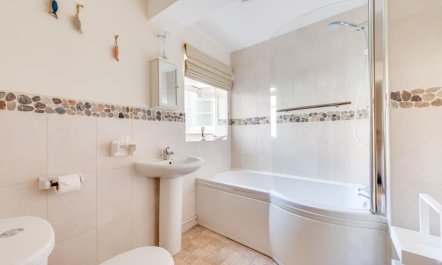 4 Bed in Southwold 6