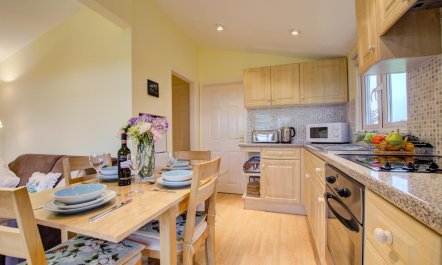 2 Bed in St. Merryn 3