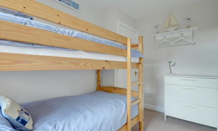 2 Bed in Whitby 9