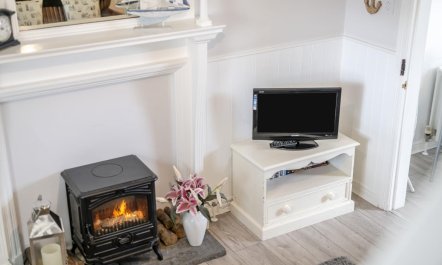 2 Bed in Whitby 3