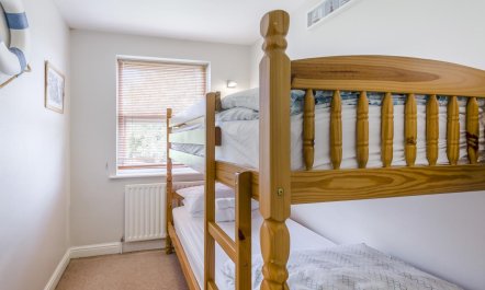 2 Bed in Whitby 9