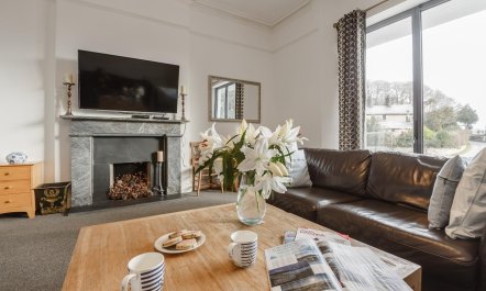 3 Bed in Llanbedrog 2