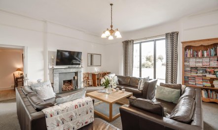 3 Bed in Llanbedrog 4