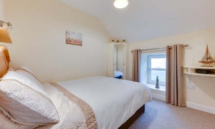 3 Bed in Swansea Valley 8