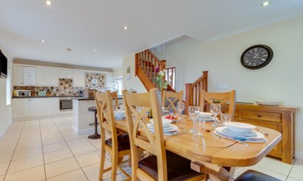 3 Bed in Swansea Valley 2