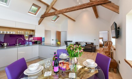 2 Bed in Llanbedrog 1