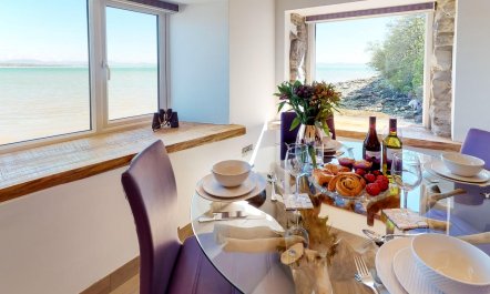 2 Bed in Llanbedrog 3