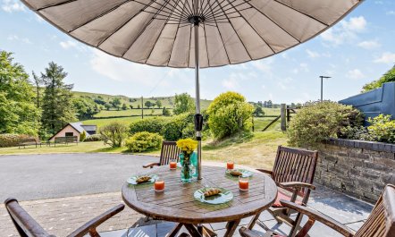 2 Bed in Aberystwyth 1