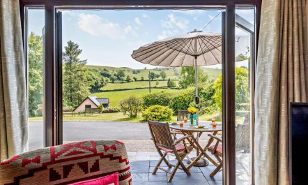 2 Bed in Aberystwyth 7