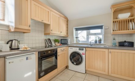 2 Bed in Bude 3