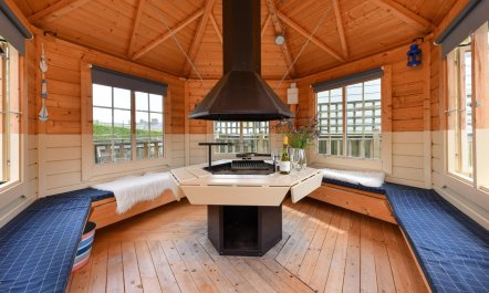 3 Bed in Llanbedrog 1