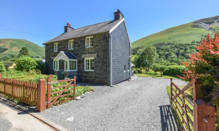 3 Bed in Dinas Mawddwy 1