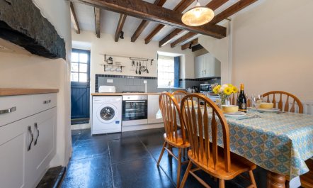 2 Bed in Dolgellau 3