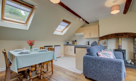 2 Bed in Machynlleth 8