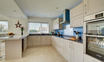 6 Bed in Constantine Bay 9