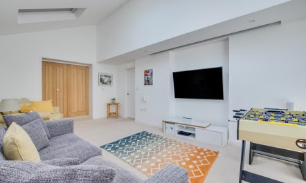 6 Bed in Constantine Bay 5