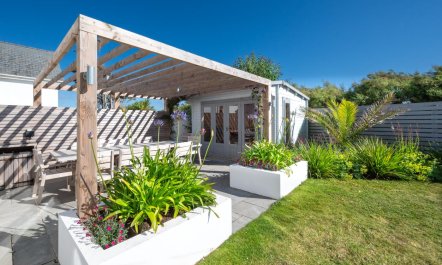 6 Bed in Constantine Bay 2