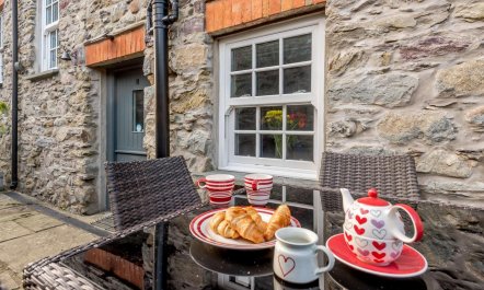 2 Bed in St Davids 4