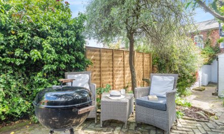 2 Bed in Woodbridge 1