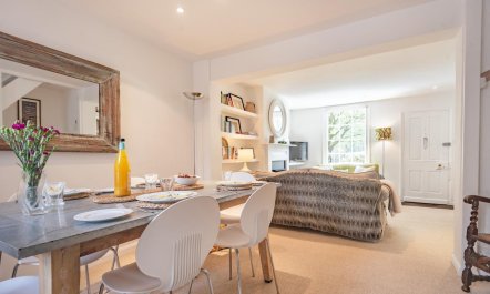 2 Bed in Woodbridge 2