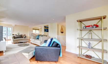 4 Bed in Kingswear 8