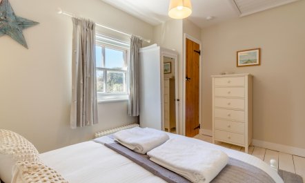 2 Bed in Aldeburgh 9