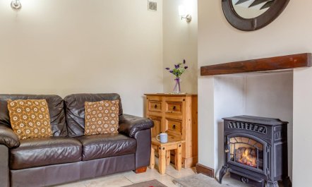 2 Bed in Whitby 9