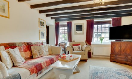 2 Bed in Near Pickering 1