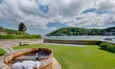 6 Bed in Kingswear 6