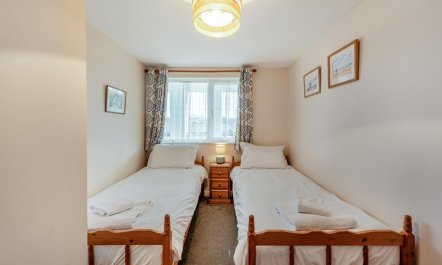 4 Bed in Putsborough 9