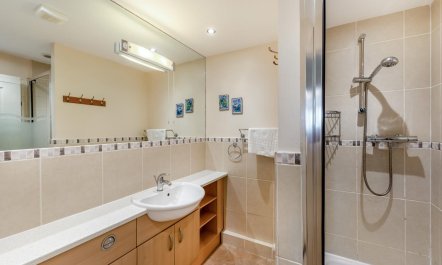 4 Bed in Putsborough 8